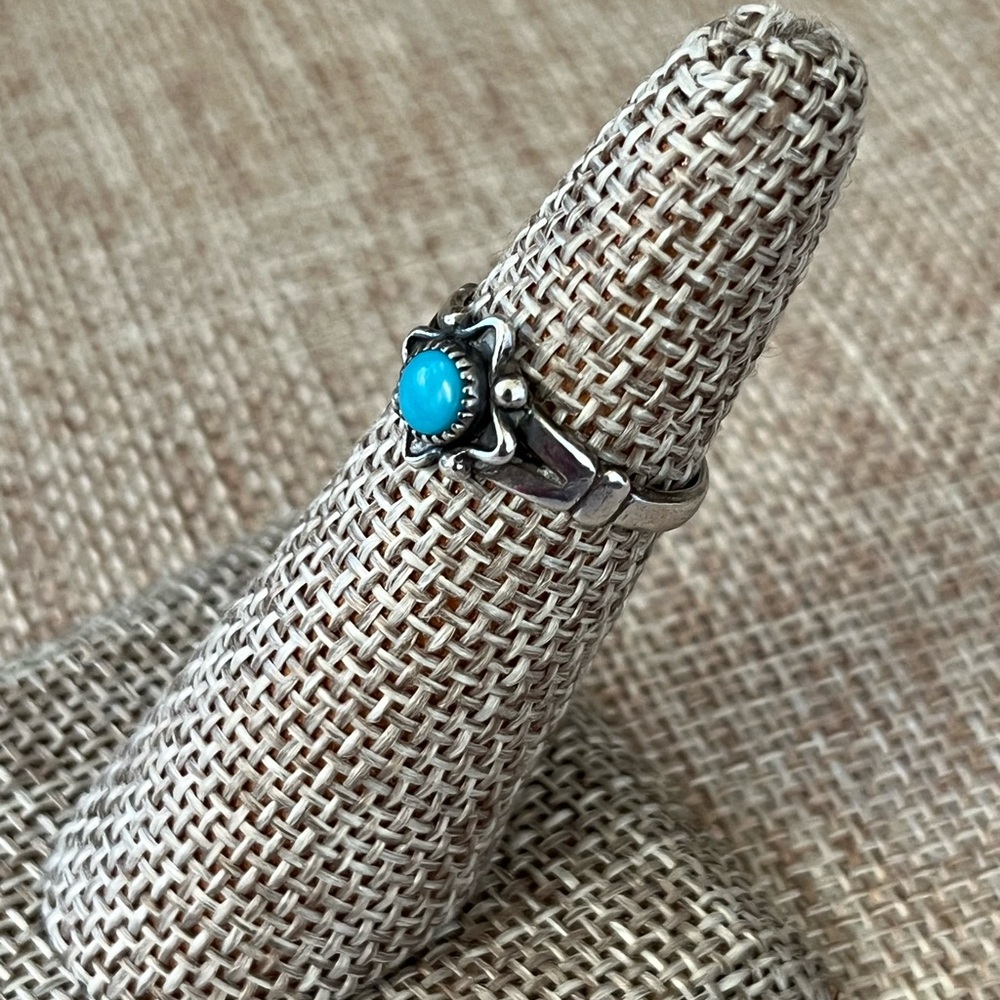 Silver Turquoise Flower Ring - Picture 4 of 5